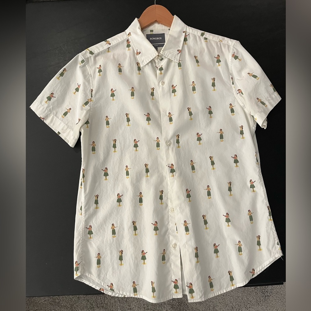 Bonobos Men’s L slim fit button up short sleeve. Lightly used. Good condition.